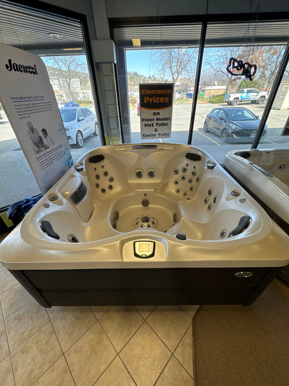 2024 Jacuzzi J-485 Hot Tub Silver Pearl with Smoked Eboney IR Therapy, Corner Lights, UV and Ozone