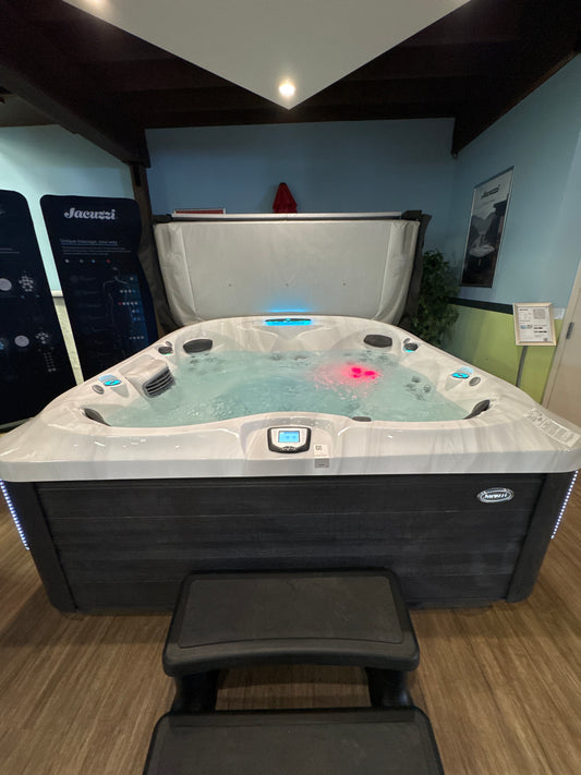 2025 Jacuzzi J-485 Platinum Smoked Ebony with IR Therapy, Truewater, Smarttub, coverlifter and Prolast cover