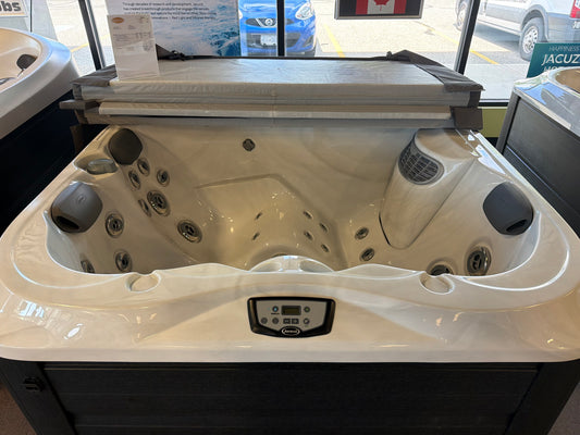 2021 Jacuzzi J315