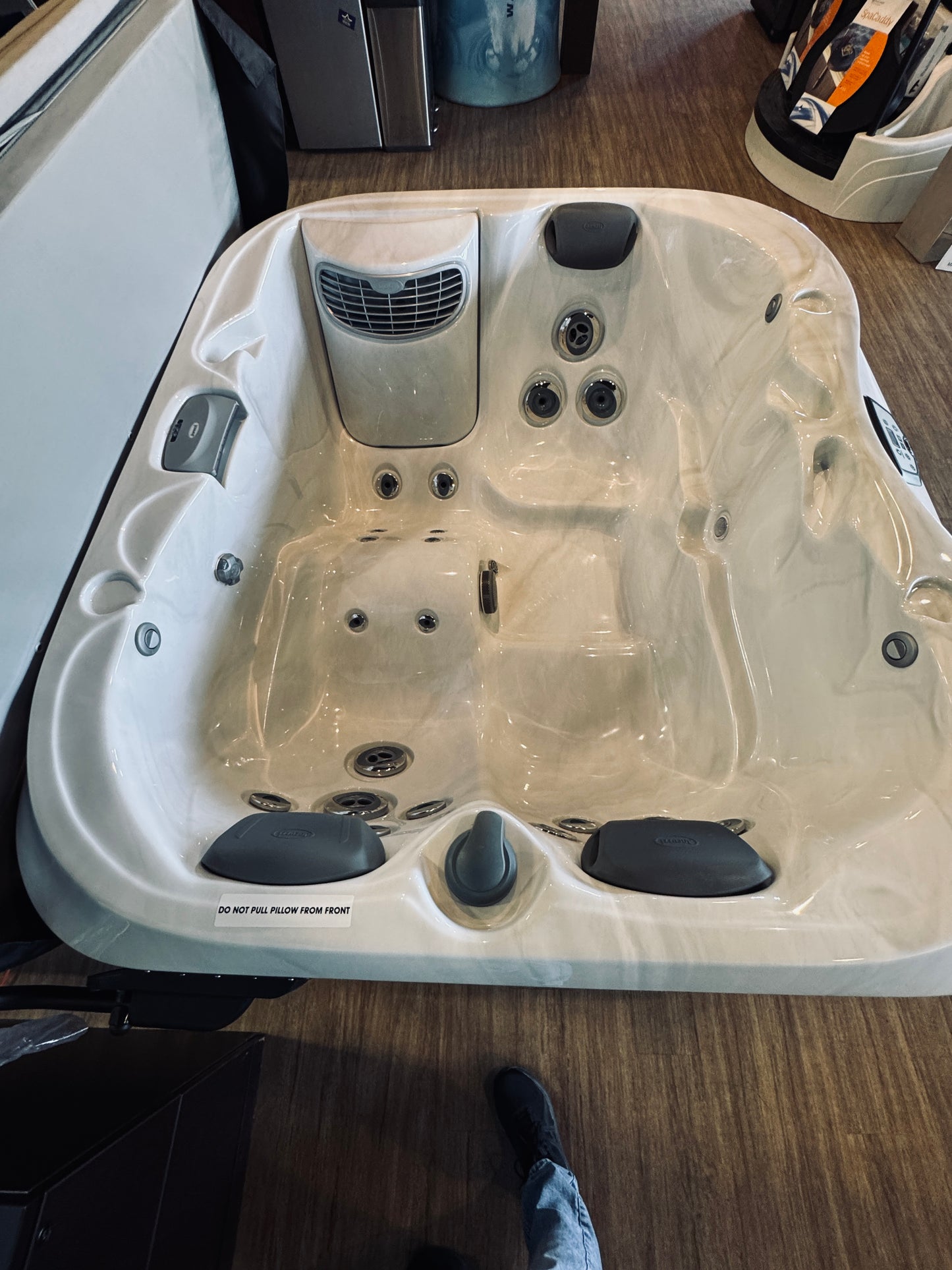 2024 Jacuzzi J-315 Hot Tub