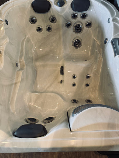 2024 Jacuzzi J-315 Hot Tub
