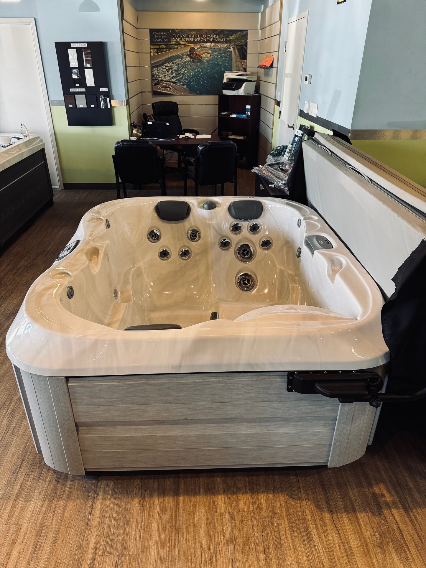 2024 Jacuzzi J-315 Hot Tub