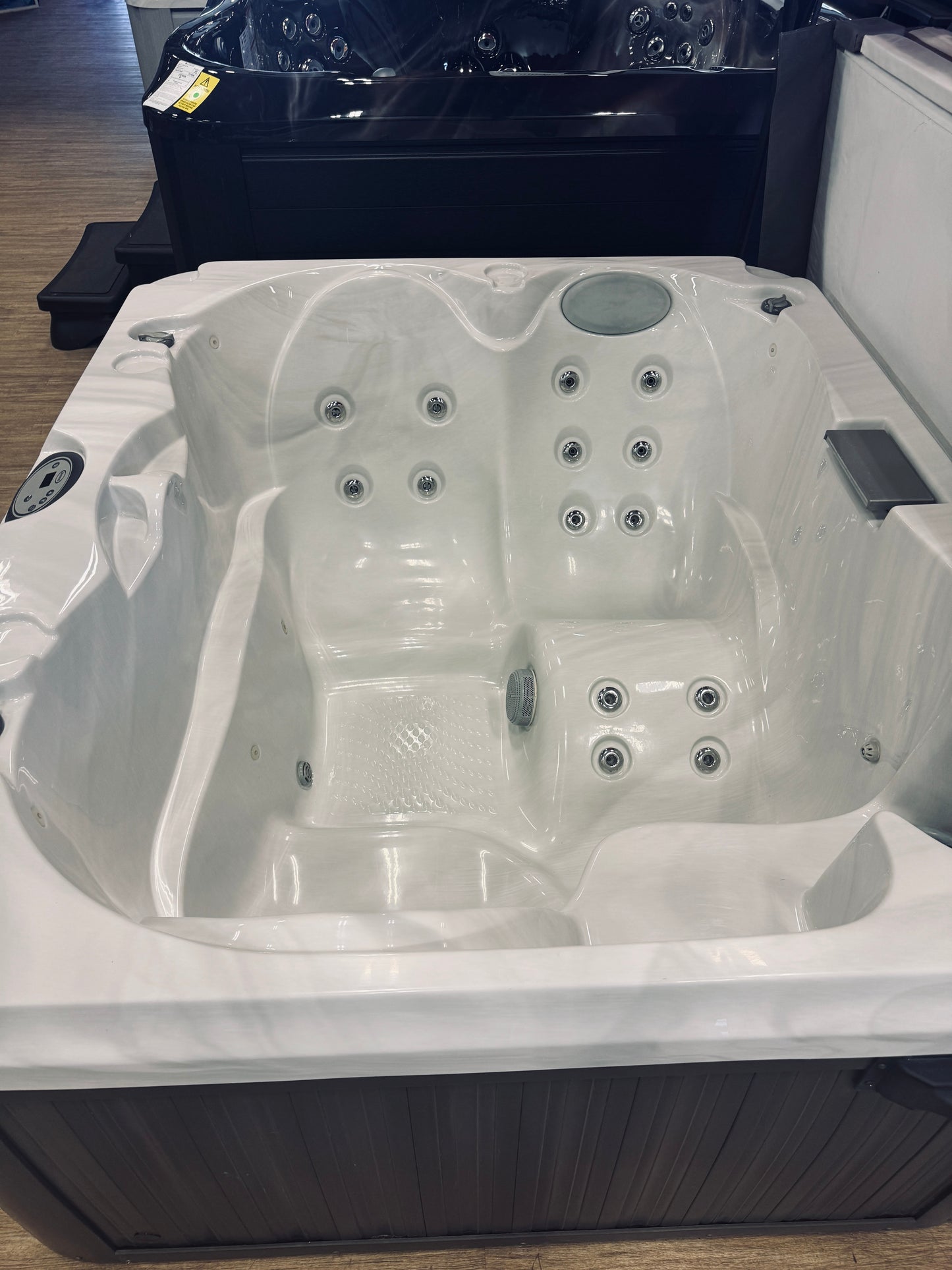 2021 J215 Platinum Silverwood UV/Ozone 76”x66”